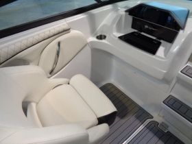Barca Viper V233 cu Volvo Penta 240CP