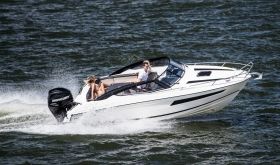 PARKER 690 Day Cruiser model 2023