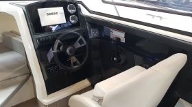 Quicksilver Activ 705 Weekend & Mercury F200V6 livrare din stoc