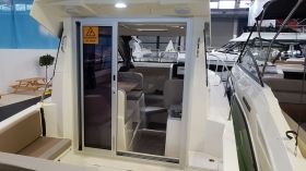 Quicksilver Activ 705 Weekend & Mercury F200V6 livrare din stoc