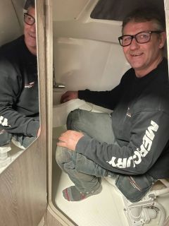 Quicksilver Activ 705 Weekend & Mercury F200V6 livrare din stoc