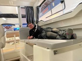 Quicksilver Activ 705 Weekend & Mercury F200V6 livrare din stoc