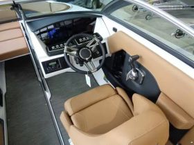 Four Winns H2 Volvo Penta 250CP DPS in stoc