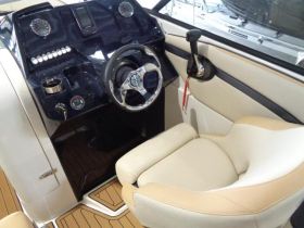 Auster 740 Cuddy Cabin & Mercruiser 4.5L-250CP 