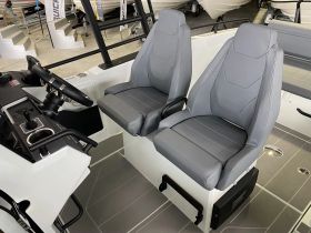 Quarken 27 T Top V2 cu motoare 2 x Yamaha F150