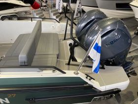 Quarken 27 T Top V2 cu motoare 2 x Yamaha F150