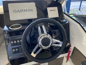 Jeanneau Merry Fisher 795 MY2026 livrare din stoc