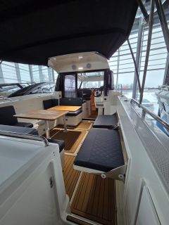 Parker 920 Explorer Twin Mercury F225 Demo Boat 45 de ore functionare